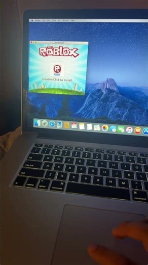 Found my old MacBook from 2012 with old Roblox on it!!￼ #macos #retro #roblox #computer #montagem
