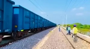Speeding Operations: Speed trial of goods train on EDFC section of 117.5 km between Prayagraj Cheoki & Chunar yard in Uttar Pradesh has been successfully conducted. It will ease congestion on Delhi-Howrah line & facilitate faster movement of passenger & goods trains. | Ministry of Railways, Government of India