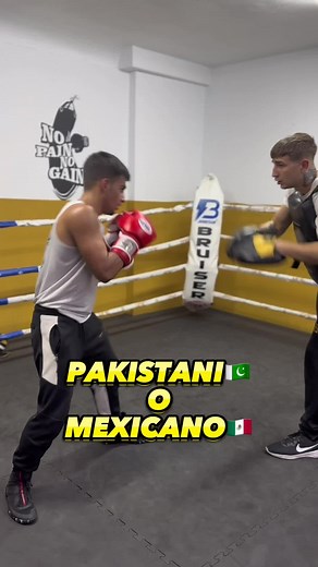 Mexicano vs. Pakistani - Boxing Style Showdown