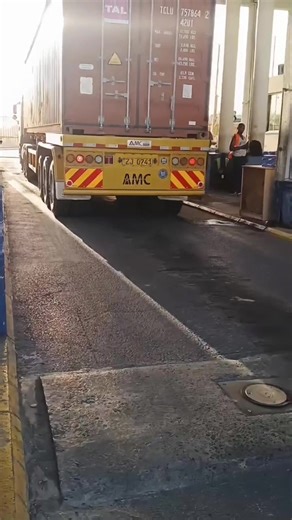 *Proof, not promises. Our trailer carrying a fully loaded container — stable, balanced, and in full control. Built with automotive-grade beams, WABCO braking system, ABS, and 4 single 2 double brake chambers to handle real weight without compromise. This is the kind of strength serious operators invest in. 📞 0728888888 🌐 www.amctrailers.com #AMCTrailers #ContainerHaulage #HeavyDutyTrailer #BuiltToCarry #WABCO *