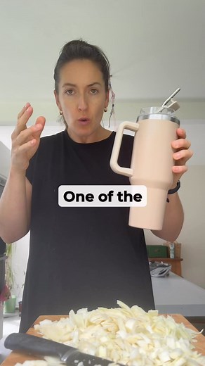 So simple yet so effective The physiological sigh helps regulate stress and anxiety by quickly rebalancing the levels of carbon dioxide and oxygen in the blood. Many women who are stressed all day are SHALLOW breathing which keeps us in FIGHT OR FLIGHT When we sigh deeply, we take in a larger volume of air, which helps to reduce the buildup of carbon dioxide and increase oxygen intake. This action promotes relaxation and activates the parasympathetic nervous system, which is responsible for calm