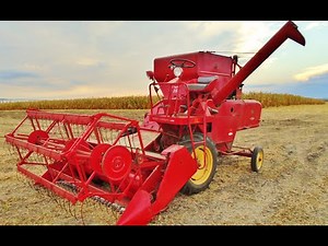 MASSEY FERGUSON SUPER 35 COMBINE - 1963 - THRESHERMEN'S REUNION - PONTIAC, ILLINOIS