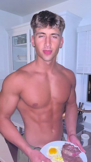 Imagine having to drink poison to have “fun” 🤡 #healthylifestyle #diet #animalbased #vegan #alcohol #partying #weekend #beer #testosterone #gymtok