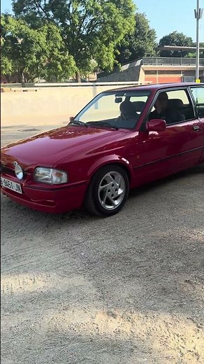 🏁🚗 El Ford Escort XR3, el clásico deportivo de los años 80 #coche #autos