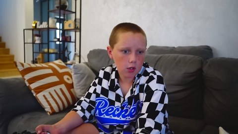 Voyage dans le temps : 24 heures de moments gênants ! ⏰😱 | Amelka Caramelka FRA