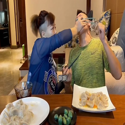 Let you eat by yourself #eating_trick #reelsfb #reelsfbpage #reels | Viral Short