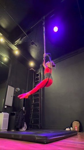 Beautiful Aerial Spanset Sequence ❤️ #aerialhoopcombo #fridaytraining #stronggrip | María Teresa