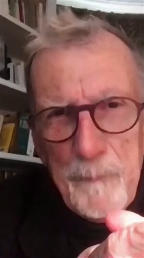 Le Lieu documentaire on Instagram: "Défendre un monde habitable. IL EST TEMPS D'ATTERRIR de Raphaël Girardot et Vincent Gaullier, avec notamment, Bruno Latour Projection gratuite et débat Lundi 2 février 2026 à 18h30 au Lieu documentaire, Strasbourg Infos sur le site du Lieu doc 👉 lien en bio Projection suivie d’un échange avec les spectateur·ices, les membres du @club_peirotes et de PEPS21, "Pépinière Participative et Solidaire pour le 21ème siècle”, association d’intérêt général pour la prote