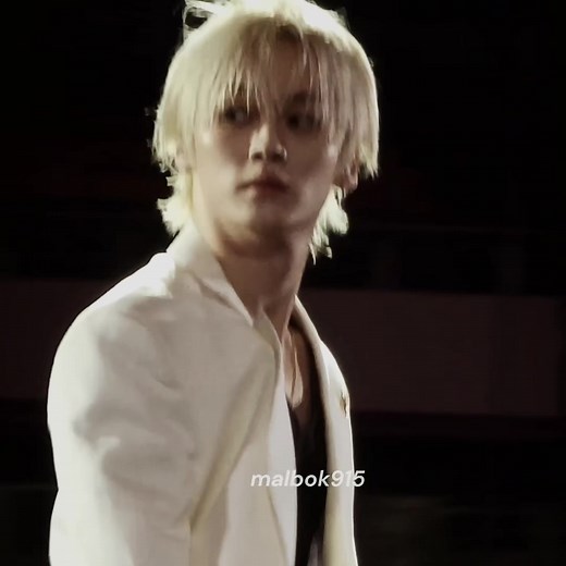 Lee Know's Stunning Blonde Transformation