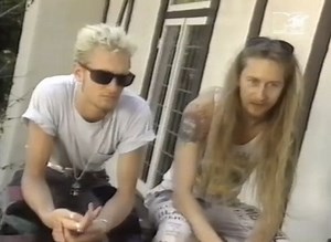 47K views · 2.4K reactions | 1992 MTV News report on the then, soon to be released movie Singles, featuring Pearl Jam, Alice In Chains, Soundgarden and director Cameron Crowe. | The YEAR Grunge BROKE | Facebook