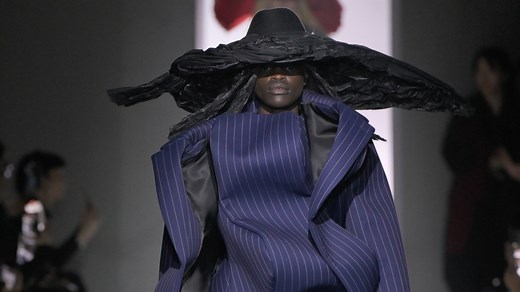 Comme des Garçons Fall 2025: ‘Small’ but Grandiose
