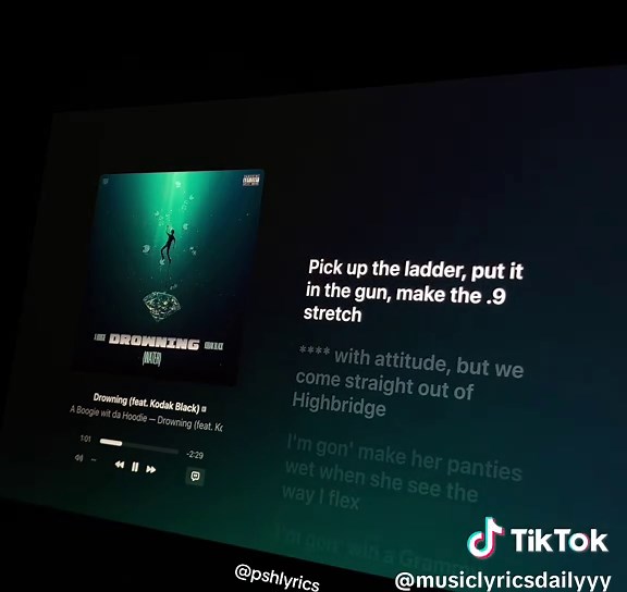 Drowning - A Boogie wit da Hoodie ft. Kodak Black