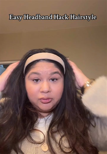 Quick, easy headband hair tutorial! For those busy days when you don’t have time, save this for later! And these headbands come in a three pack for less than $15! ##HeadbandHairstyle##HairHacks##EasyHairstyles##QuickHairstyles##headbands