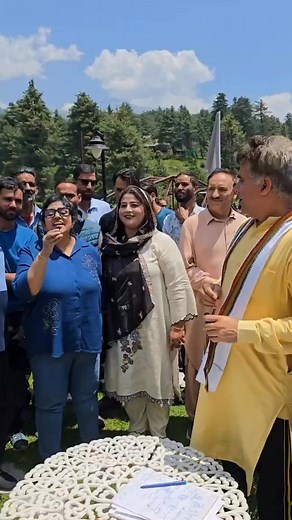 2.9K views · 2.6K reactions | Ravinder Raina ji started tourism Campaign for Kashmir with the slogan "Kuch Din Toh Guzaro Kashmir Mai" | Rumysa Wani | Facebook