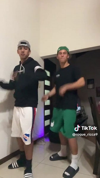 Tinkerbell Dance: Brazilian Beats and Fun