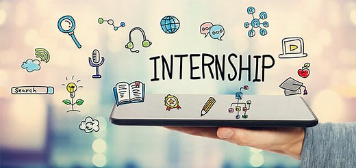 Why Non-Academic Experience is Essential for Landing Your Graduate Job in 2025