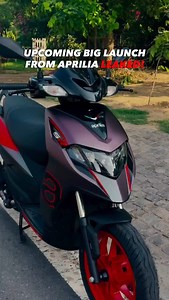 Ahead of its official launch in July, the Aprilia SR 175 has already started reaching dealerships. But that’s not the juicy bit because according to dealer sources, crucial information regarding the SR 175 is also out in the open. Here’s what we know, according to dealer sources: ➡️ Powered by a bigger, air-cooled, 174.7cc, 3-valve, single-cylinder engine ➡️ Puts down 12.92hp at 7,200rpm and 14.14Nm at 6,000rpm ➡️ New colour TFT display ➡️ Underpinnings could remain the same ➡️ No cosmetic chang