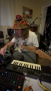 looping & exploring worlds 🎛️🎸🌍 #guitarmusic #lofivibes #shorts #guitarpedals #digitakt #beats