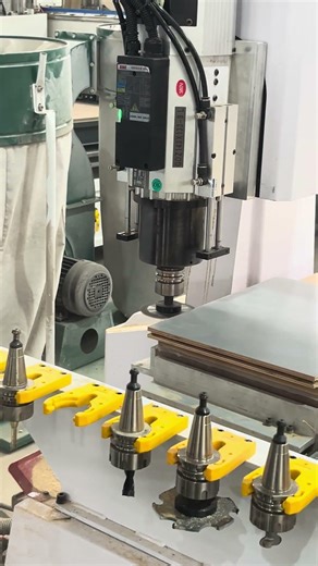 Multifunctional numerical control door wall cabinet machine #machine #cncmachinemanufacturer #cncm