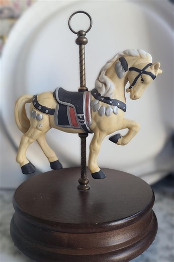 1980s Vintage Carousel Horse Music Box, Porcelain Figurine, Plays "carousel Waltz" Working Music Box - Etsy