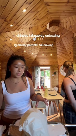 unboxing our chinese from my parents’ takeaway DUH😋🫶🏼🥡🥢✨ #chinesefood #chinesetakeaway #takeaway #unboxingvideo #fyp