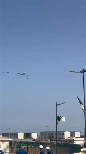 MIG 29m2 Mikoyan with Airbus A340_500 🇷🇺серëга🇷🇺 #usa_tiktok #جزائر #algerie🇩🇿 #عقلية_جزائرية🇩🇿 #شعب_الصيني_ماله_حل😂😂 #ولايات_الجزائر_من_1_إلى_48 #ولايات_الجزائر_من_1_إلى_48 #🇺🇸🇺🇸🇺🇸 #روسيا🇷🇺 #🇷🇺тиктокроссия🇷🇺 #usa🇺🇸 #aircraft #airplane #airport #airpodsjump #c-130#hercules Hercule #sukhoi #ilyushin