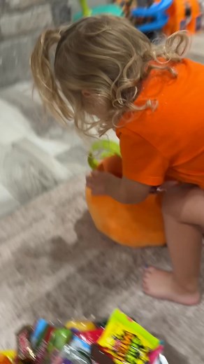 Poor girl 🤣🤣🤣 she was sad for like 5 seconds 😭🤣 #halloween #candy #mom #dad | Madeline and Stephen