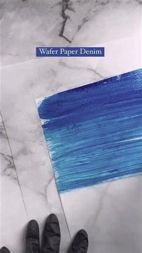 Here’s how I made wafer paper that looks just like denim - it’s super easy and a lot of fun! First,