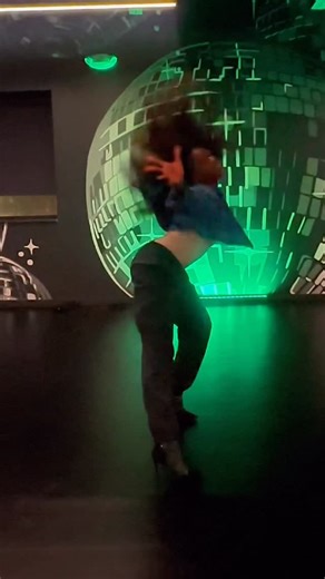 Azia Gambrell | Kansas City Dancer & Dance Teacher on Instagram: "🎵 One In A Million x Aaliyah 🩵 DC @dancerazia 📍 @dancefitflow 👠 Teaching pt 2 in Kitten Heels @dancefitflow Thursday 7:45PM! Sign up for class with the dance fit flow app (Link in bio.) See you then🙂‍↔️🫶🏾 *I do not own the rights to the music in this video. #OneInAMillion #Aaliyah #HeelsDance #HeelsChoreography #Dancer"