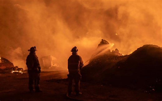 (Video) Voraz incendio consume procesadora de aserrín en proximidades de Gasera Silza de Tijuana - Diario Tijuana