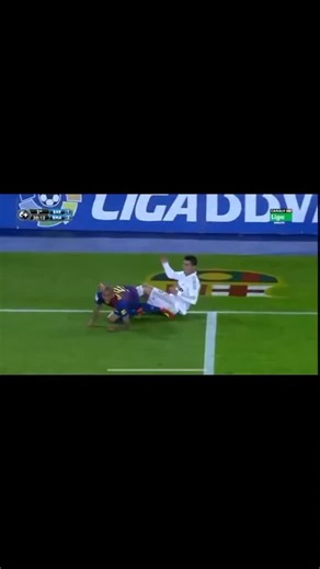 @uzb.571.username on Instagram: "#劇資訊 一刷預定！《長空之王》9月3日重映 ✈️還記得第一次看這部電影的時候，很多驚心 動魄的場面都讓人「倒吸一口涼氣」，沒想到 馬上又能在影院二刷了❗影片聚焦於鮮少出現 在聚光燈前的空軍試飛員群體，揭開了新型戰 機正式列裝前的誕生歷程。為了獲得準確數 據，試飛員們需要一次次探索飛機的安全邊界 和極限狀態，主動挑戰高風險科目，與死神過 招，以血肉之軀挑戰冷冰冰的機械極限。此 外，殲-20、殲-16、殲-10C等多款中國尖端機 型真機也「參演」了本片，戰機穿雲破霧，鷹 擊長空，各類飛行動作一氣呵成～配上轟鳴 聲，真的是視覺聽覺的雙重享受了。「不忘來 路，亮劍長空」期待和《長空之王》再次見 面，再看一次「平凡」航空人身上「不平凡」 的故事。 #長空之王 #王一博 #胡軍 #於適 我 們愛追劇 電影."