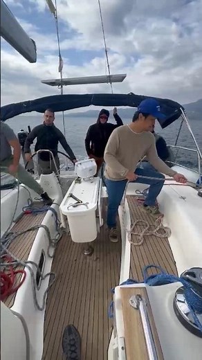 Learning how to tack and trim, practice on Bavaria 44 #sailingschool #sailing