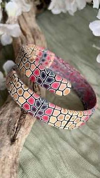 Bored of regular polymer clay bangles? Have you tried this easy wrapped bangle technique?