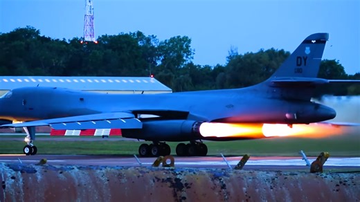 Watch a 400,000 pound bomber take off with 120,000 pounds of thrust