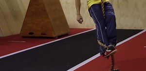 災害時に役立つかもしれない、もっとも効率的にロープを登る方法 | ライフハッカー・ジャパン