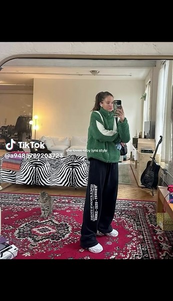 Chic Ruby Lyn Streetwear Styles for Outfit Inspiration