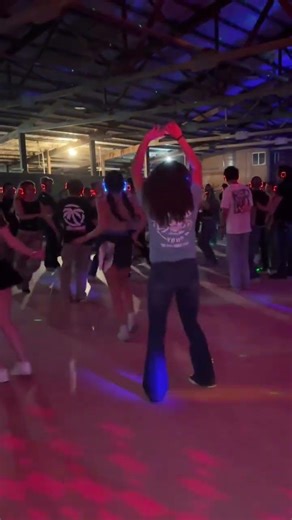 What Line Dance Is This? 🤔 Silent Disco Country Dancing at The Edge! #linedancing #countrydance