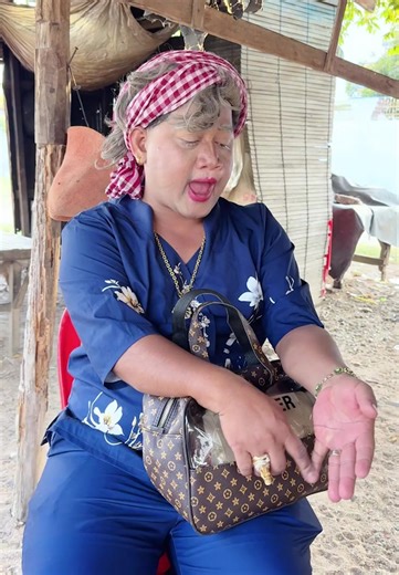 រឿង - ចែកហើយយកវិញ😂😂 ចូលចិត្តលេងពណ៌សក់មែនទេ? សក់ស្អិត សក់រឹង សក់សំពោង គ្មានសំណើម ឈប់បារម្ភ ជ្រើសរើសយកឈុតសាប៊ូកក់សក់ PDM CARE KERATIN អាចជួយបាន ✅ 💥ឯកទេសសក់ស្អាតដូចសរសៃសូត្រ 💥បំបាត់សក់ជ្រុះ 💥ជួយឱ្យសក់ទន់រលាស់រលោង និងមានទម្ងន់ 💥ធ្វើឱ្យសក់ដុះវែងលឿនគុណនឹង5ដង 💥កម្ចាត់អង្គែ រមាស់ស្បែកក្បាល ផ្សិត និងសក់ឡើងប្រេង 💥ការពារគល់សក់ឱ្យរឹងមាំ 💥 ព្យាបាល សក់ឆេះ សក់ស្អិត សក់បែកចុង សក់សំពោង សម្រាប់ព័ត៌មានបន្ថែម: ✅ PDMCARE បោះដុំ និង លក់រាយ 📲 លេខទូរស័ព្ទ : 086 555 772 / 066 888 672 📨Telegram Click : https:/