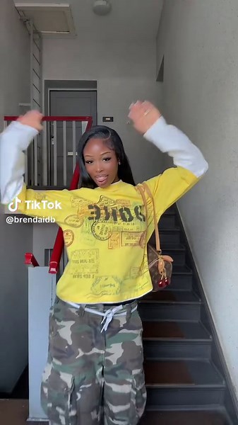 Brenda (@brendaidb)’s video of Long Sleeve