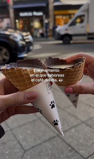 ☕✨ Ese instante en que das el primer sorbo y todo cobra sentido… así se disfruta el café del día. En Kego lo celebramos contigo, porque sabemos que el café no solo despierta, ¡inspira! #DíaDelCafé #Kego #díainternacionaldelcafé