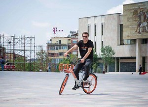 “fDi Magazine”: Veliaj, fuqia e pedalimit të Tiranës - Tv Klan