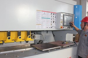 [Hot Item] Gmm3000 CNC Metal Beveling Milling Machine