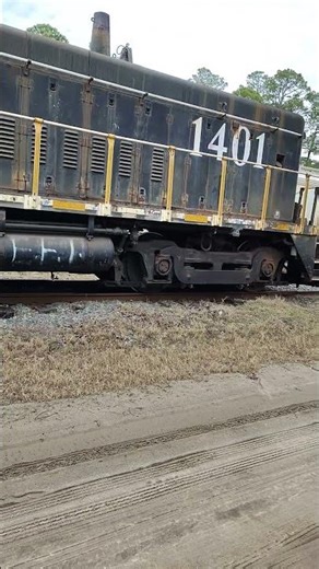 Classic EMD Switcher in Illinois Central colors on the St Mary's Railroad. #1401 Waresboro, Georgia