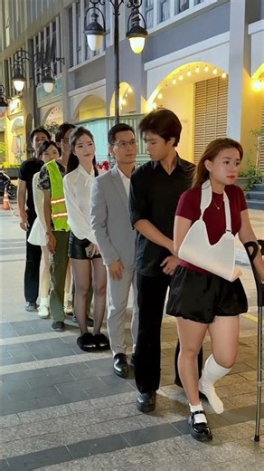 HK- A kind deed in the long line - [HUGO KINDNESS] #hugokindness