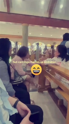 during picture taking of the bride & groom😂