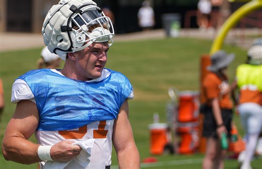 Watch: Glen Powell awards scholarship to Texas football walk-on