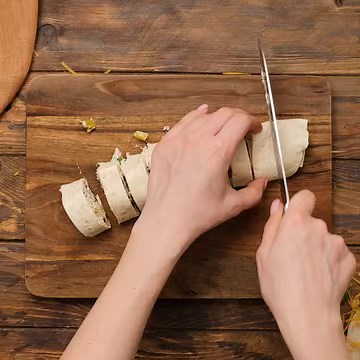 60K views · 297 reactions | RECIPE HERE --> https://www.julieseatsandtreats.com/tortilla-pinwheels/ Tortilla Pinwheels are the perfect make ahead appetizer that's always a hit!  | Julie's Eats & Treats - Easy, Family Friendly Recipes | Facebook