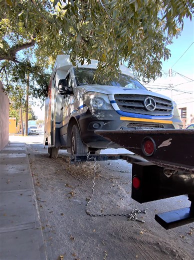 Expert Wheel Lift Towing Services Available 24/7