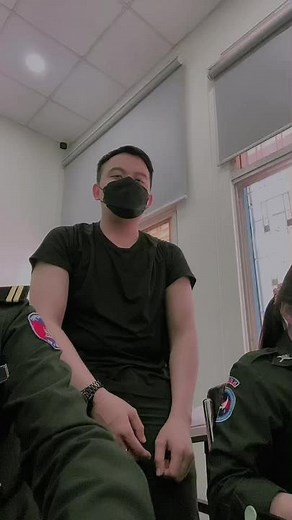 Understanding Hand Signals in Military Communication