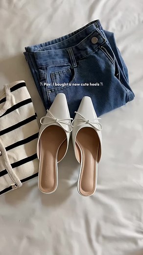 Another white heels in collection 𐙚 🤍 memang selesa sbb tapak dia ada mcm cushion a bit! And heels tak tinggi sangat so its perfect for me ✨ #heelsmurah #heelswanita #heelscantik #kasutwanita #kasutwanitamurah #kasutheels #kasutmurah #fyp